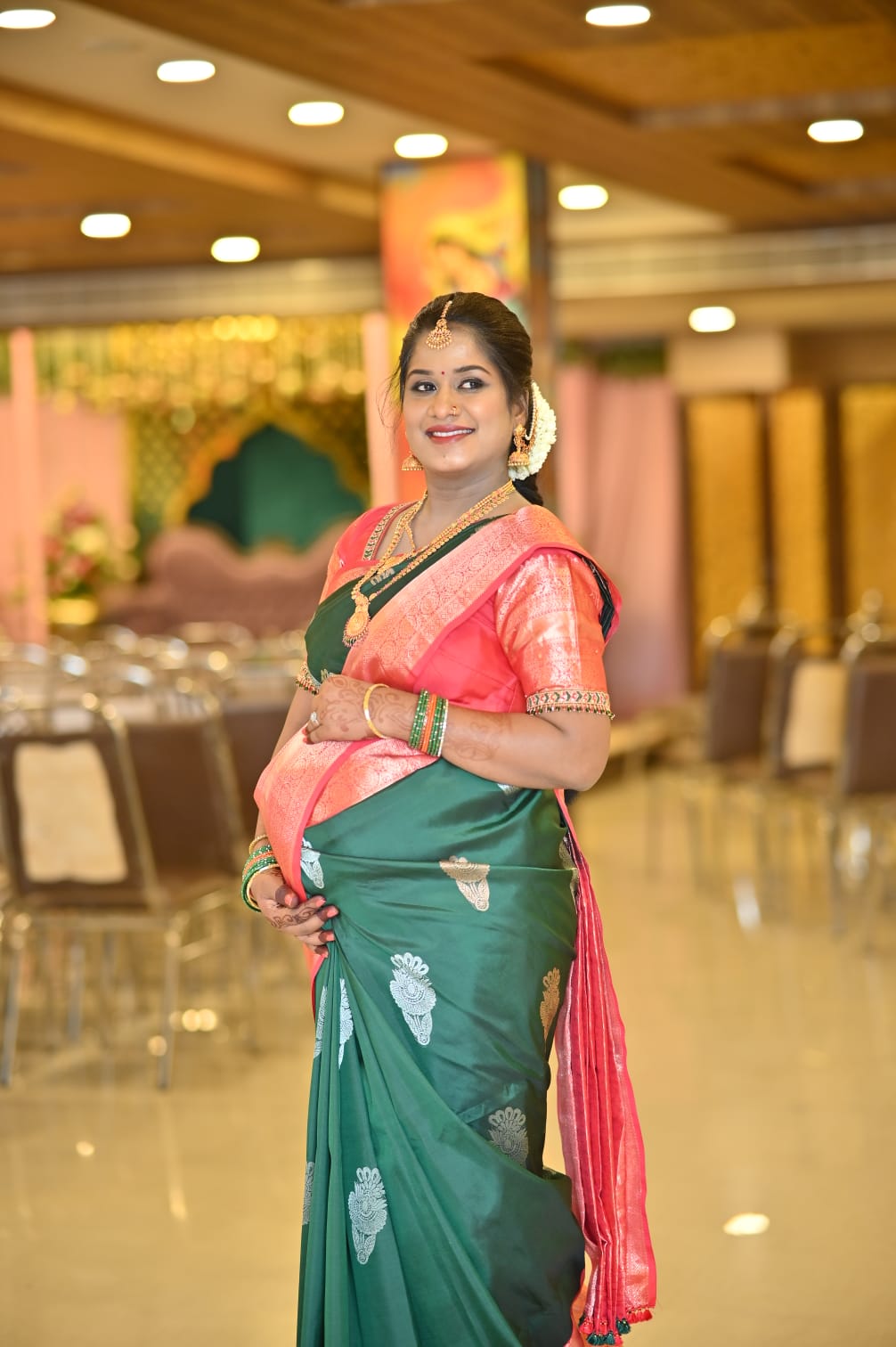 Traditional Maternity Look