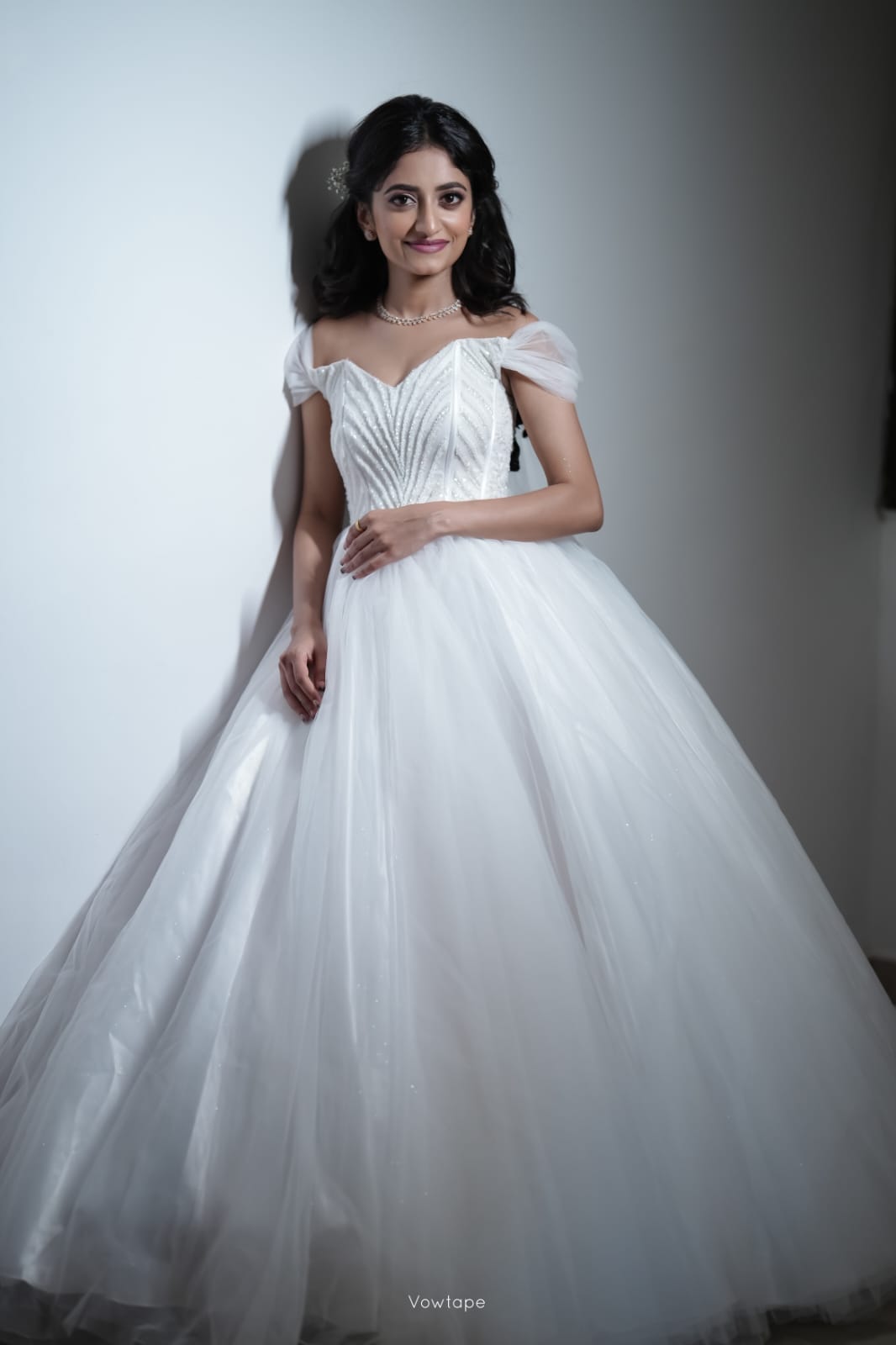 Elegant Bridal Pose